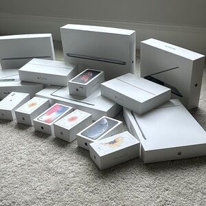 Apple Device Packaging Set in White